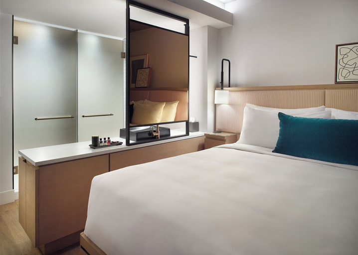Bedroom 4, Omni Boston Hotel at the Seaport, Boston