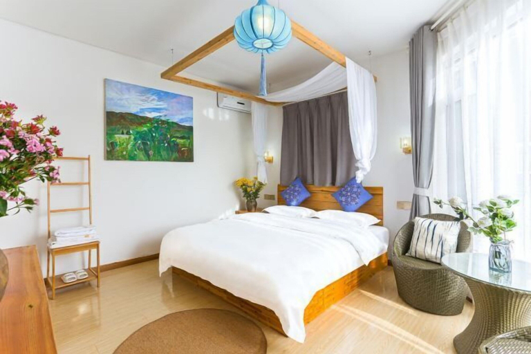 Bedroom 3, Flowers Hotel, Lijiang