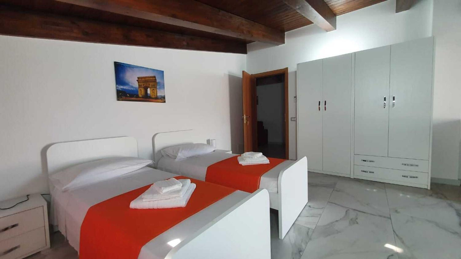 Others 4, Alepou Guest House, Catanzaro