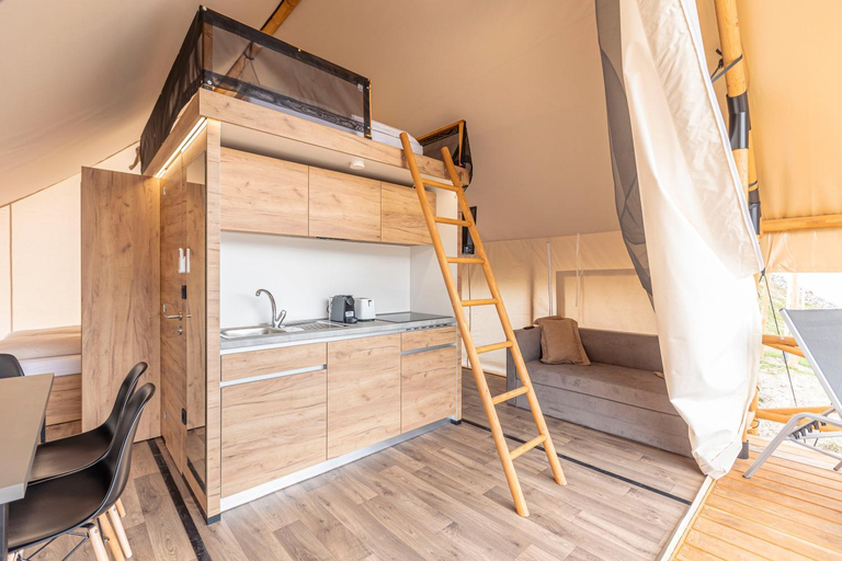 Bedroom 2, Chalets & Glamping Nassfeld by ALPS RESORTS, Hermagor