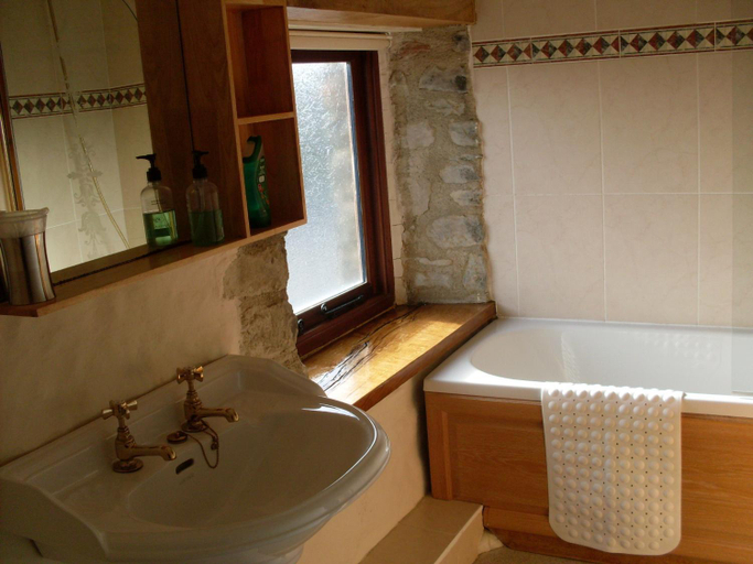 Bathroom 3, The Barn B&B, Bridgend