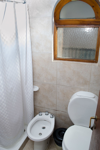 Bathroom 2, Hostel Inn Bariloche, Bariloche