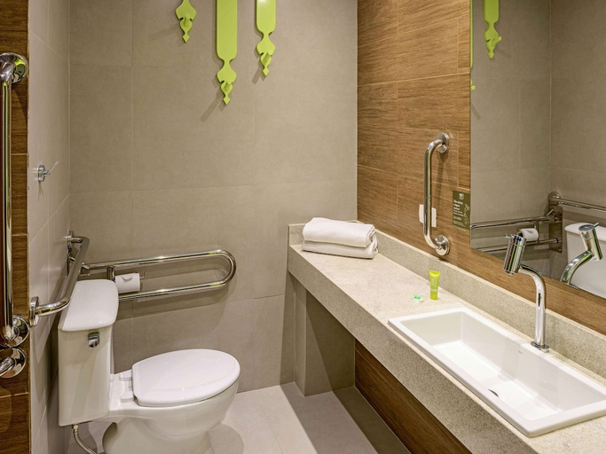 Bathroom 4, Ibis Styles Curitiba Centro Civico, Curitiba