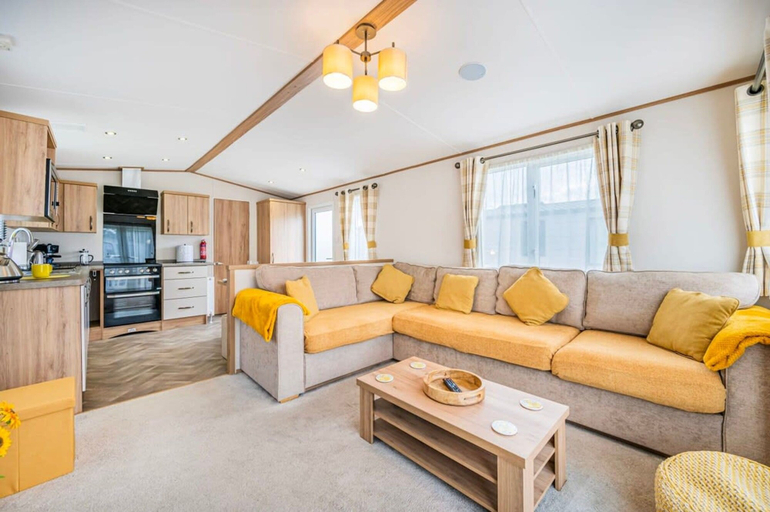 Room 5, Your Ultimate Holiday Rental at Pevensey Bay, East Sussex
