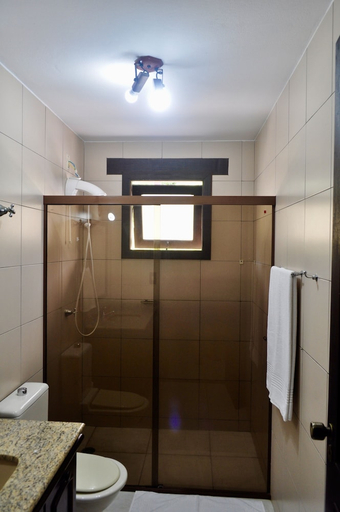 Bathroom 3, Pousada Albacora, Bombinhas