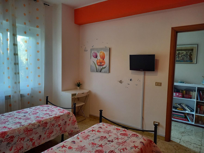 Others 5, Casa Emilia, Cosenza