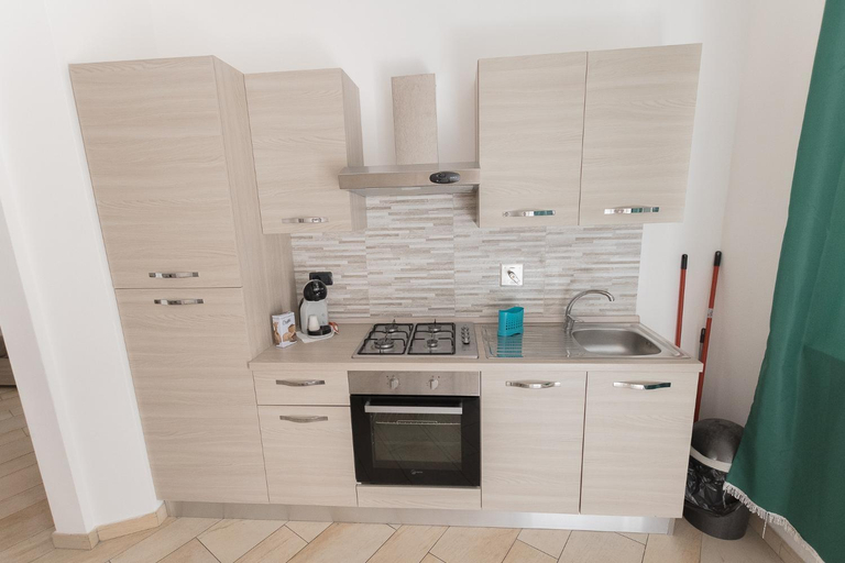 Others 4, Amalia Apartments - Via la Farina, Florence