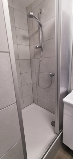 Others 4, Apartment außen Pfui innen Hui, Mönchengladbach
