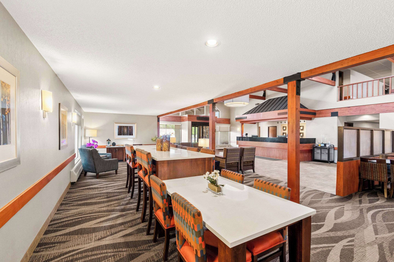 Food & Drinks 5, Comfort Inn Duluth West, Saint Louis