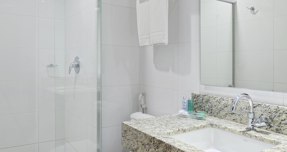 Bathroom, Ibis Styles Belem Nazare, Belém