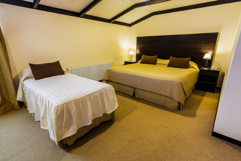 Bedroom 3, Michelangelo, Lago Argentino
