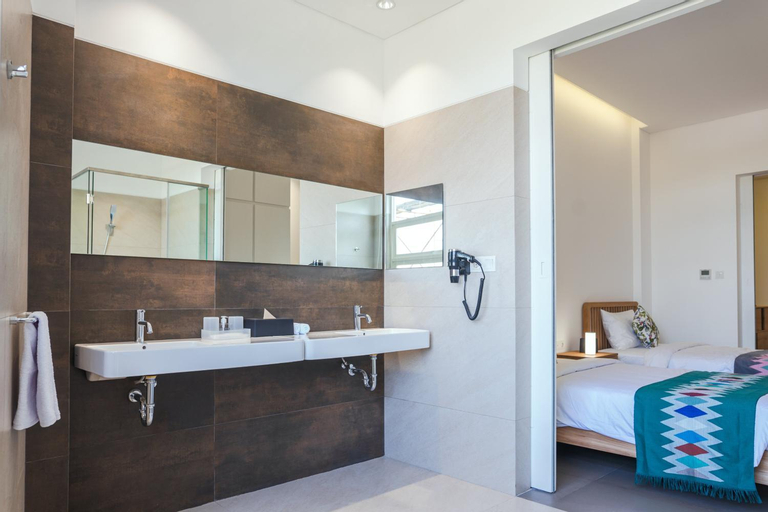 Bathroom 8