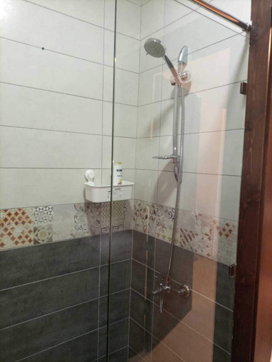 Bathroom 5, Monument Suites, Um El-Basatien