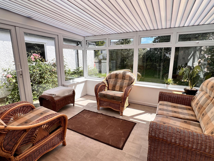 Property grounds 4, 2 Bed Family Bungalow, Wifi, Parking, Garden, Dogs, Anglesey