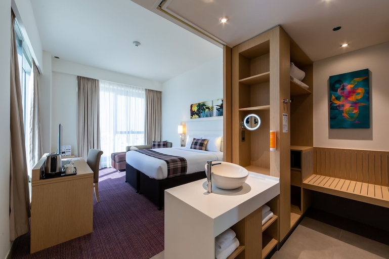 Bedroom 2, Premier Inn Dubai Dragon Mart, Dubai