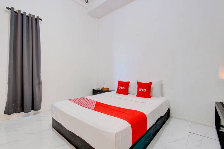 Bedroom 2, OYO 93885 D'harjo Guesthouse, Klaten