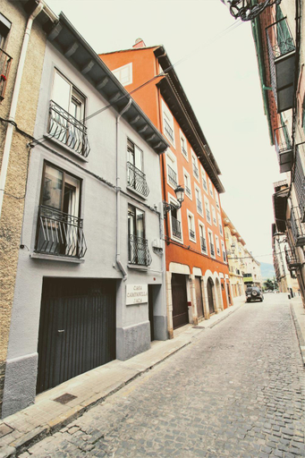 Others 4, Casa Campanilla Jaca, Huesca