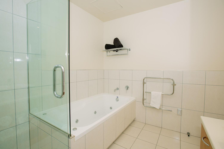 Bathroom 4, Lakeside Apartments, Queenstown-Lakes