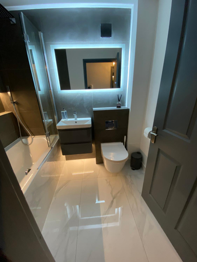 Bathroom 3, Beautiful modern cosy central apartment / sleeps 4, Wokingham