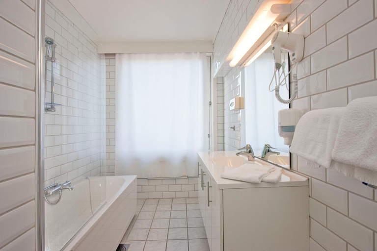 Bathroom 4, Hotell Vic Porsgrunn, Porsgrunn