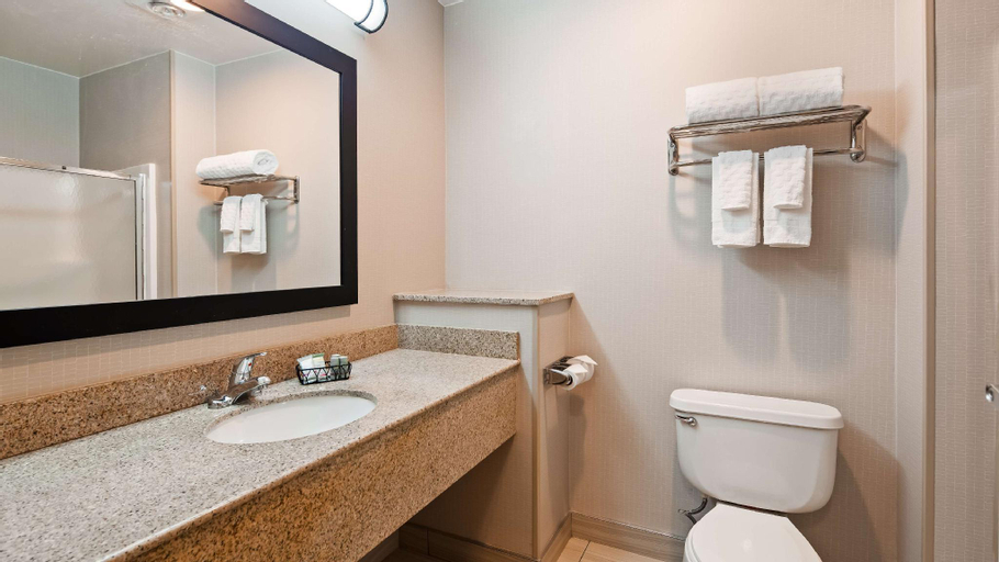 Bathroom 14