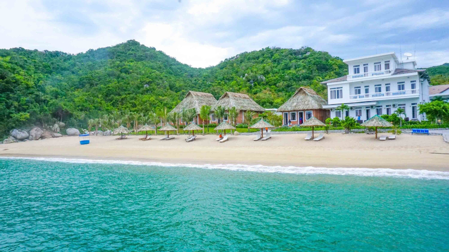 The Light Coral Island Resort, Van Ninh