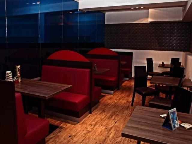 Food & Drinks 2, Penzion MOVA, Chomutov