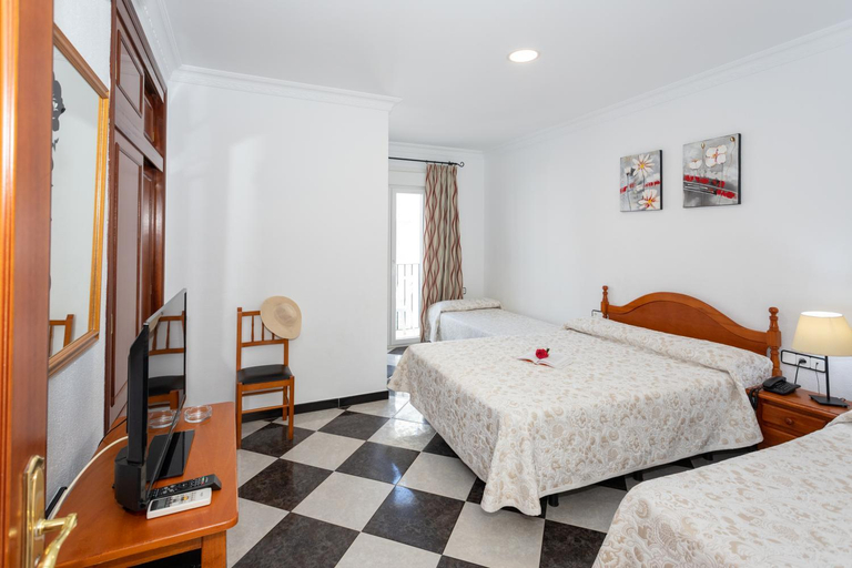 Bedroom 4, Hotel Oasis, Cádiz