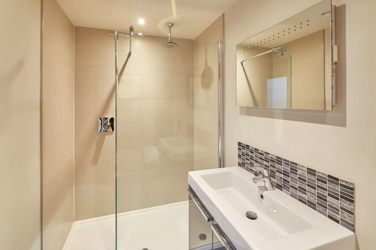 Bathroom 4, Host Stay Simon Howe Lodge, North Yorkshire