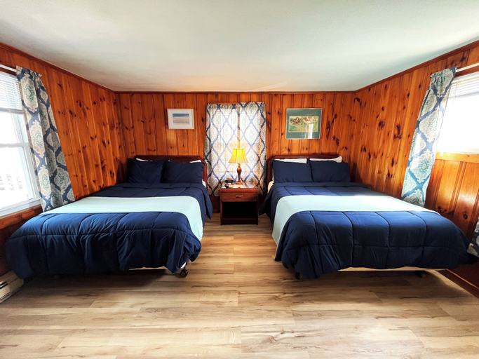 Bedroom 2, Blue Jay Motel, Rockingham