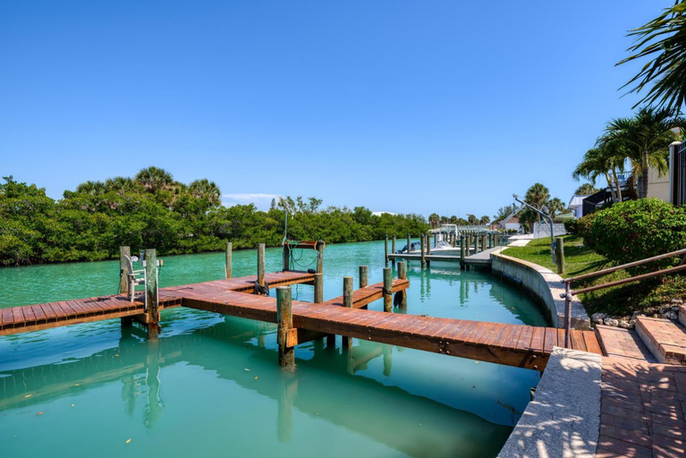 Others 5, Suntan Terrace, Sarasota