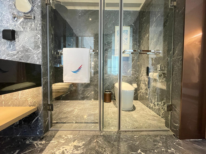 Bathroom 7