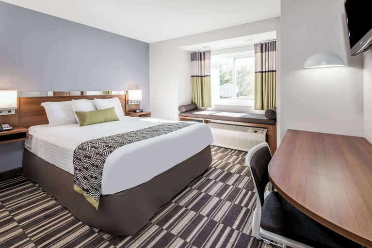 Bedroom 3, Microtel Inn by Wyndham Victor/Rochester, Ontario