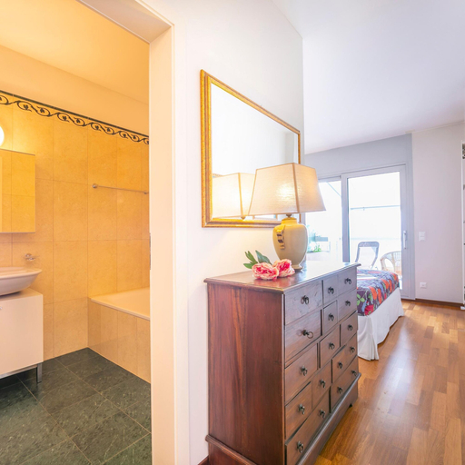 Room 2, La Maison du Bonheur, Lugano