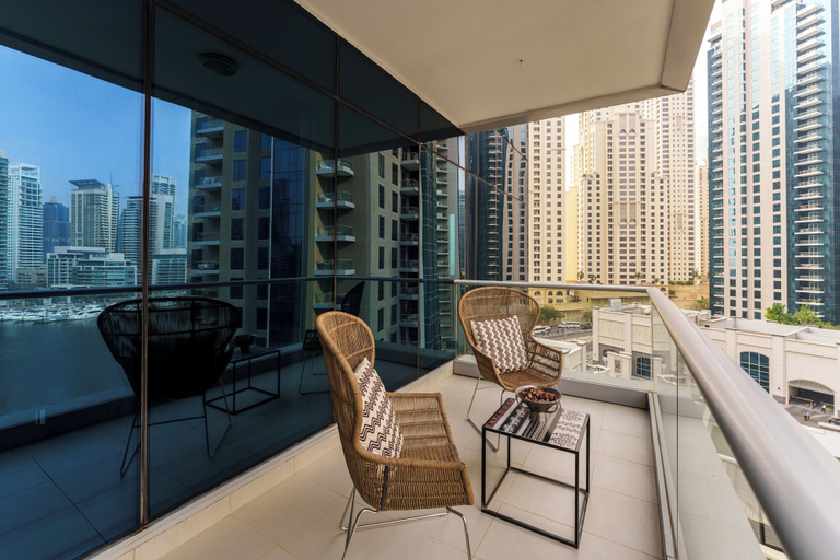 Balcony view, Maison Privee - Cosmopolitan Apt w/ Scenic Dubai Marina Vws, Dubai
