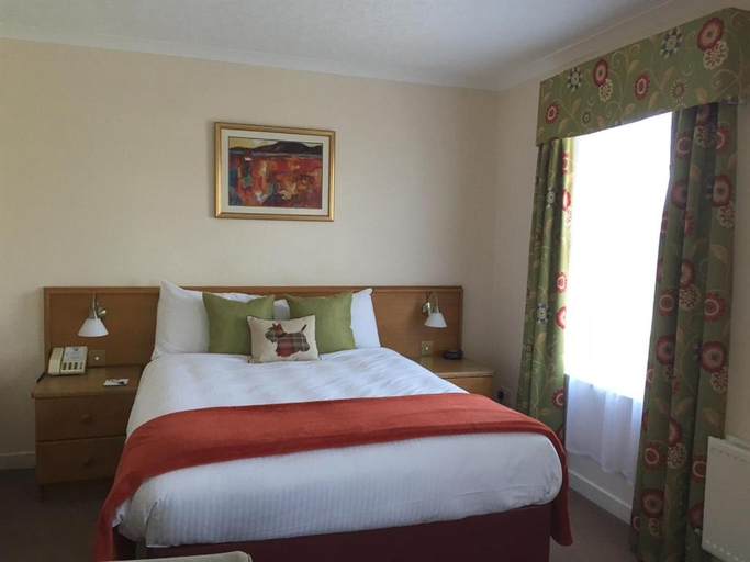 Bedroom 2, Uplawmoor Hotel, East Renfrewshire