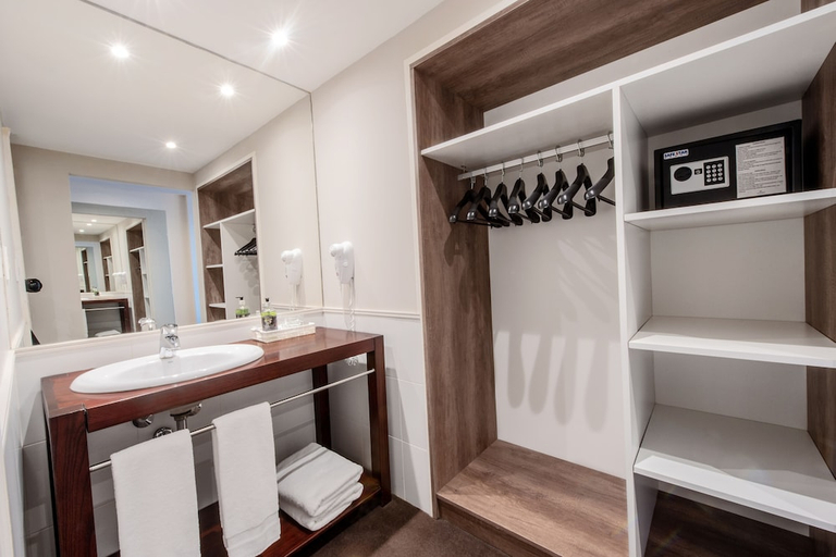 Bathroom 5, Los Acebos Ushuaia Hotel, Ushuaia