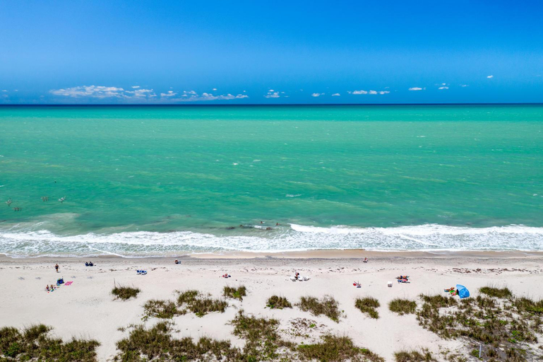 Others 1, Suntan Terrace, Sarasota