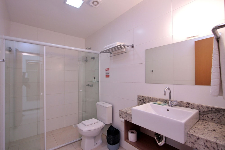 Bathroom 2, Belluno Apart Hotel, Florianopolis