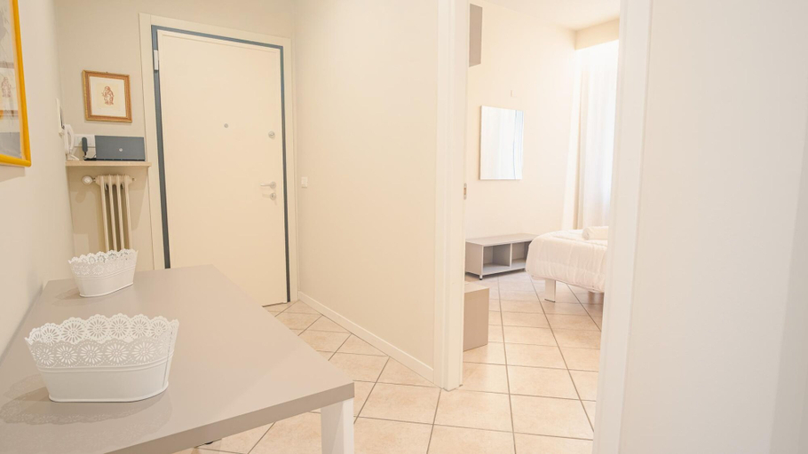 Others 4, Sweet Lake Apartment - Italian Homing, Brescia