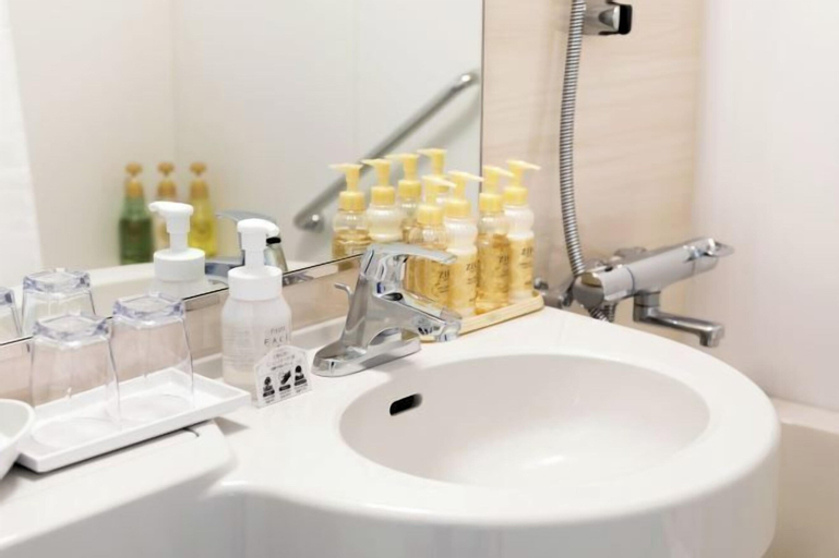 Bathroom 15