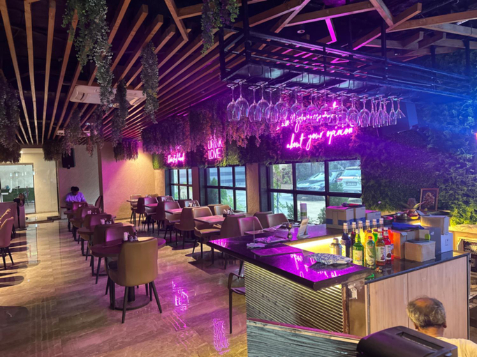 Food & Drinks 5, Hotel Merakee Mumbai, Thane