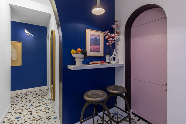 Room 5, Holt - Birds of Paradise, Municipiul Bucuresti