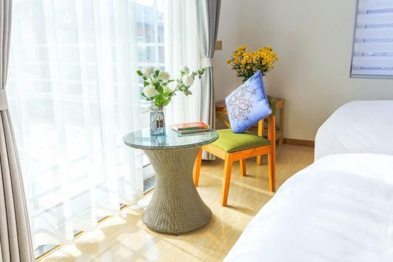 Bedroom 3, Flowers Hotel, Lijiang