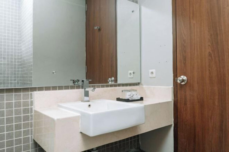 Bathroom 11