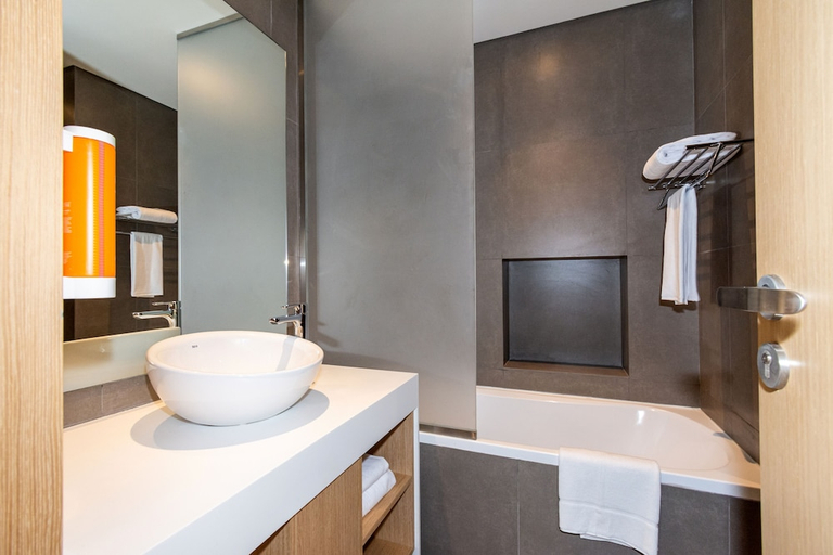 Bathroom 3, Premier Inn Dubai Dragon Mart, Dubai