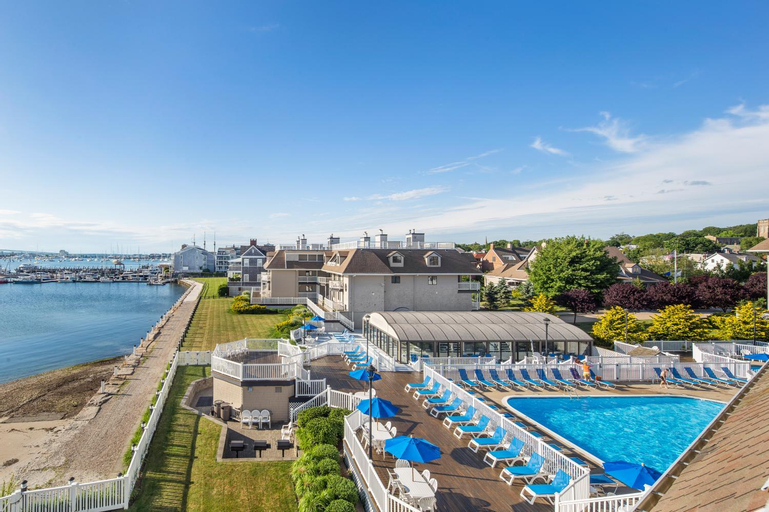 Wellington Resort, Newport