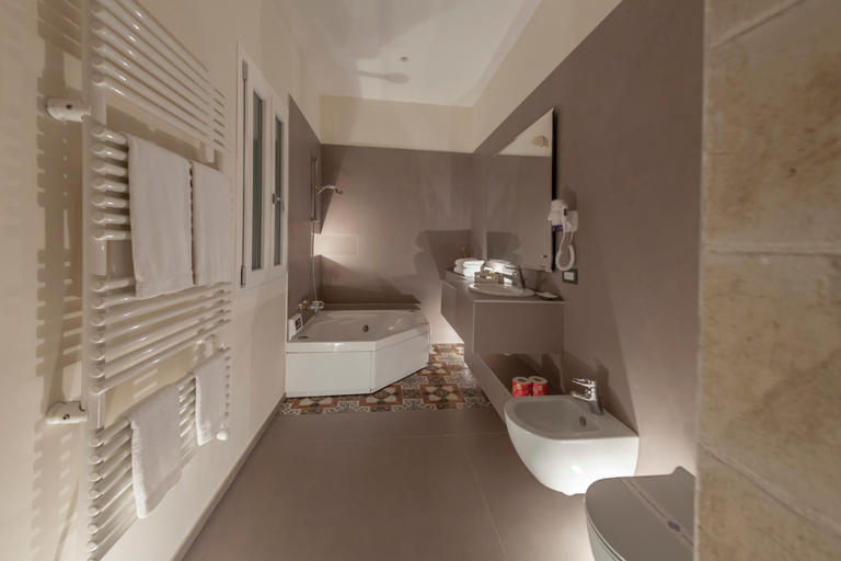 Bathroom 2, METEORON Luxury Rooms, Matera