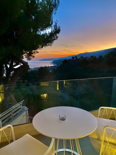 Others 2, S'O Suites Tropea, Vibo Valentia