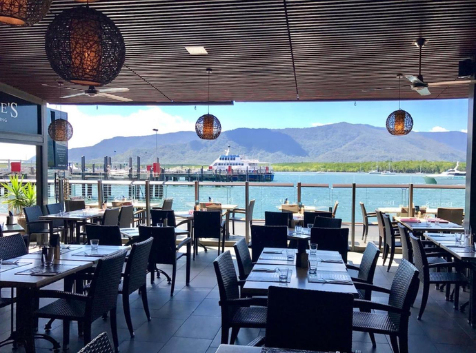 Food & Drinks, Luxury 1BR Apartment @ Harbour Lights Cairns, Cairns